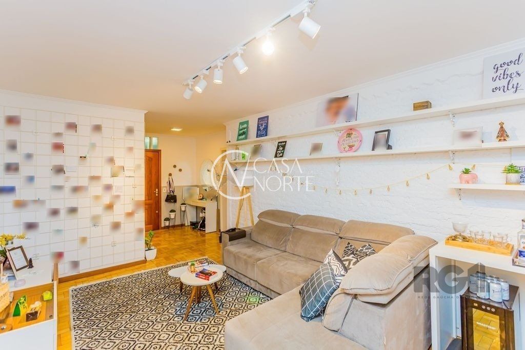 Apartamento à venda com 3 quartos, 131m², 1 suíte, 1 vaga, Rua Marquês do Pombal no bairro Moinhos de Vento em Porto Alegre