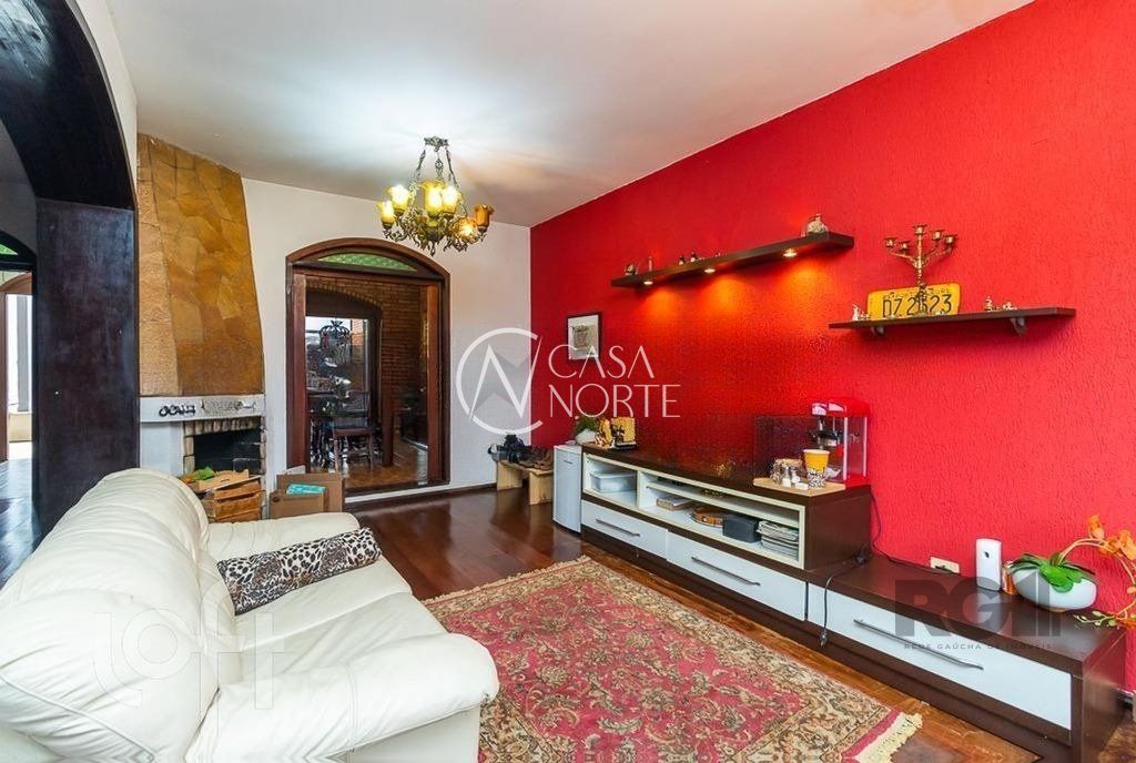 Casa à venda com 5 quartos, 245m², 1 suíte, 4 vagas, Travessa Von Salisch no bairro Sarandi em Porto Alegre