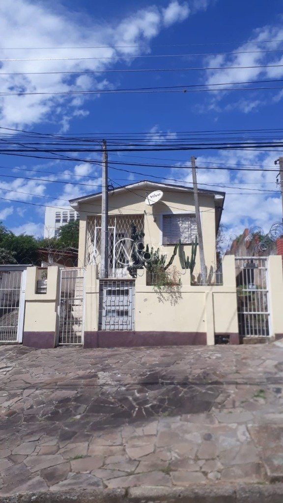 Terreno à venda  com 377m², Rua Cangussu no bairro Nonoai em Porto Alegre