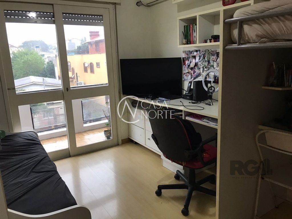 Apartamento à venda com 2 quartos, 78m², 1 suíte, 1 vaga, Rua Guilherme Alves no bairro Partenon em Porto Alegre