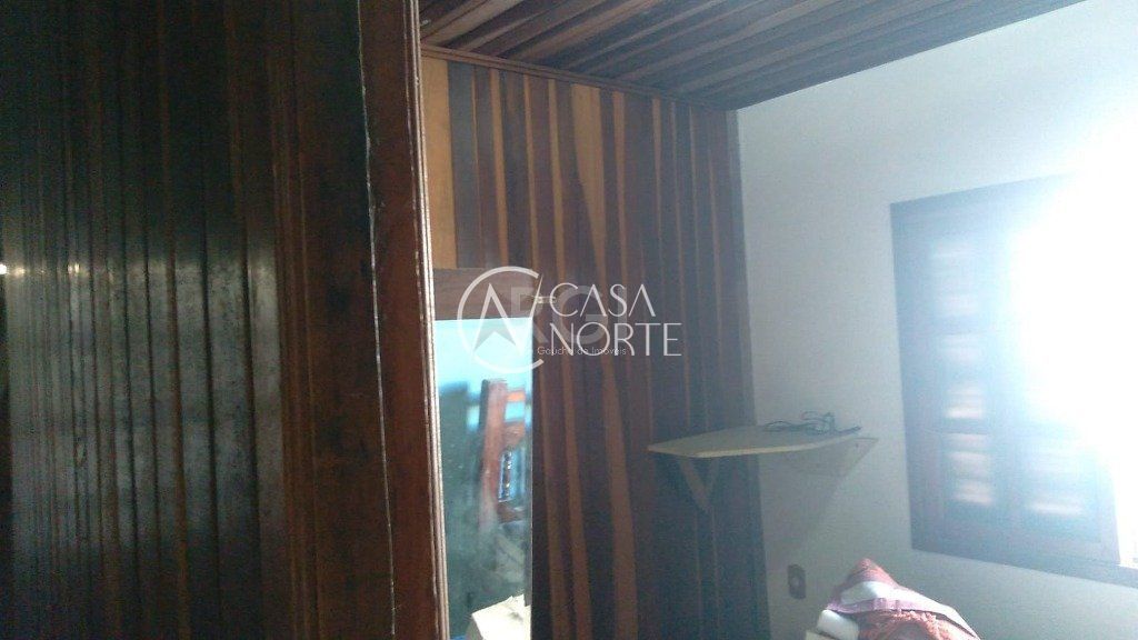 Casa à venda com 2 quartos, 200m², 1 suíte, 2 vagas, Rua Augusto Belloli no bairro Teresópolis em Porto Alegre