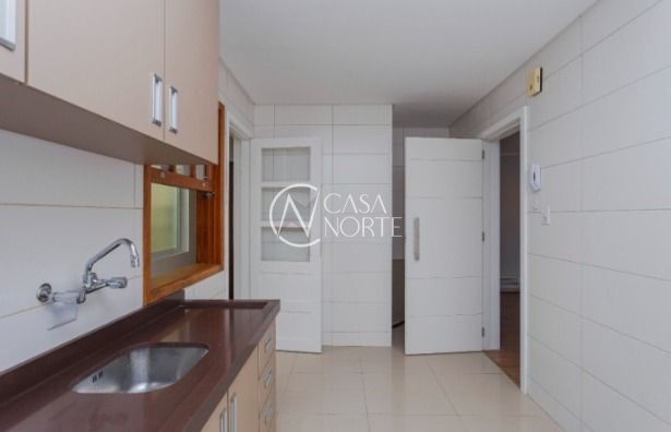 Apartamento à venda com 3 quartos, 110m², 1 vaga, Rua Rafael Saadi no bairro Menino Deus em Porto Alegre