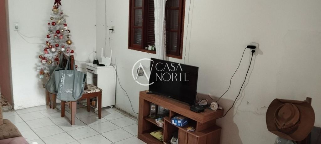 Casa à venda com 2 quartos, 115m², 2 vagas, Avenida Ferroviária Diretor Pestana no bairro Humaitá em Porto Alegre