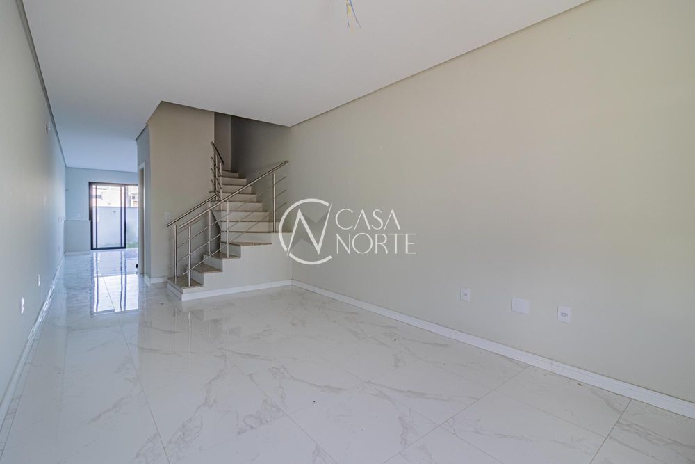 Casa à venda com 2 quartos, 100m², 2 suítes, 1 vaga, Avenida Edgar Pires de Castro no bairro Hípica em Porto Alegre