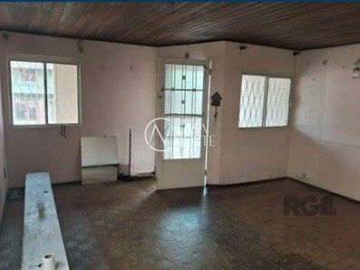 Casa à venda com 3 quartos, 95m², 2 vagas, Rua Israel no bairro Vila Jardim em Porto Alegre