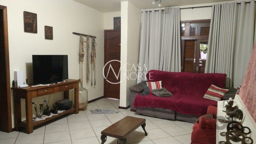 Casa à venda com 4 quartos, 200m², 1 suíte, 3 vagas, Rua Coronel João Pinto no bairro Teresópolis em Porto Alegre