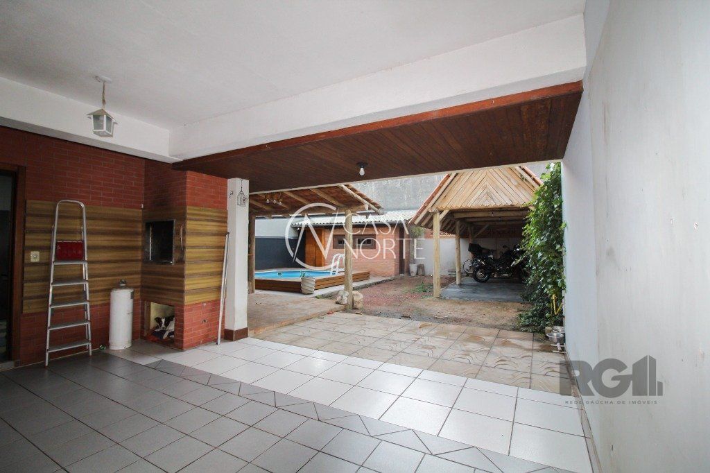 Casa à venda com 3 quartos, 185m², 1 suíte, 5 vagas, Rua Honorato Toniolo no bairro Aberta dos Morros em Porto Alegre