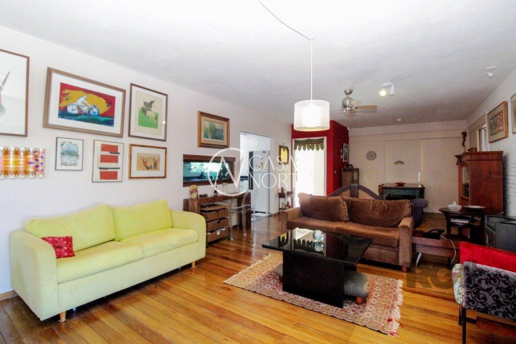 Casa à venda com 3 quartos, 193m², 1 vaga, Rua Fernando Osório no bairro Teresópolis em Porto Alegre