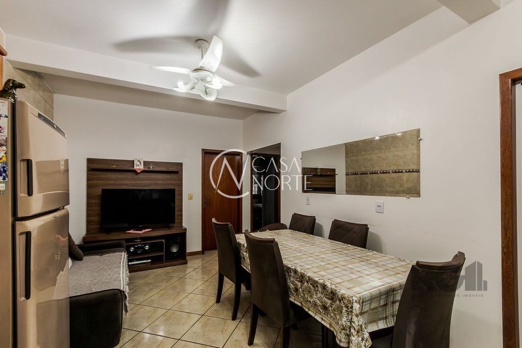 Casa à venda com 4 quartos, 200m², 4 vagas, Rua João Wilson de Almeida no bairro Santa Rosa de Lima em Porto Alegre