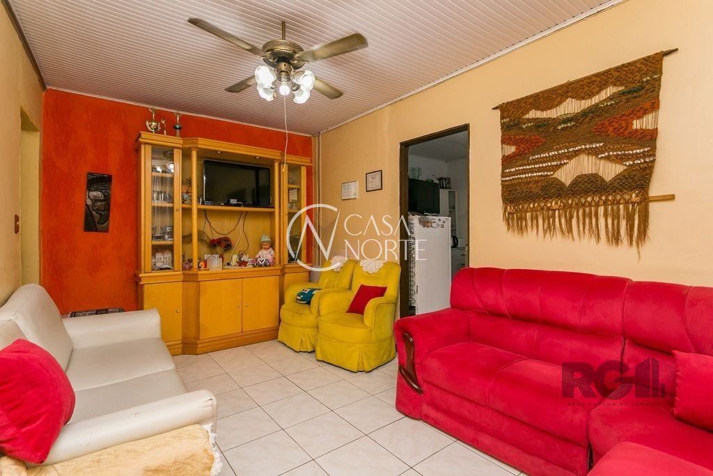 Casa à venda com 2 quartos, 84m², 1 vaga, Rua Curupaiti no bairro Cristal em Porto Alegre