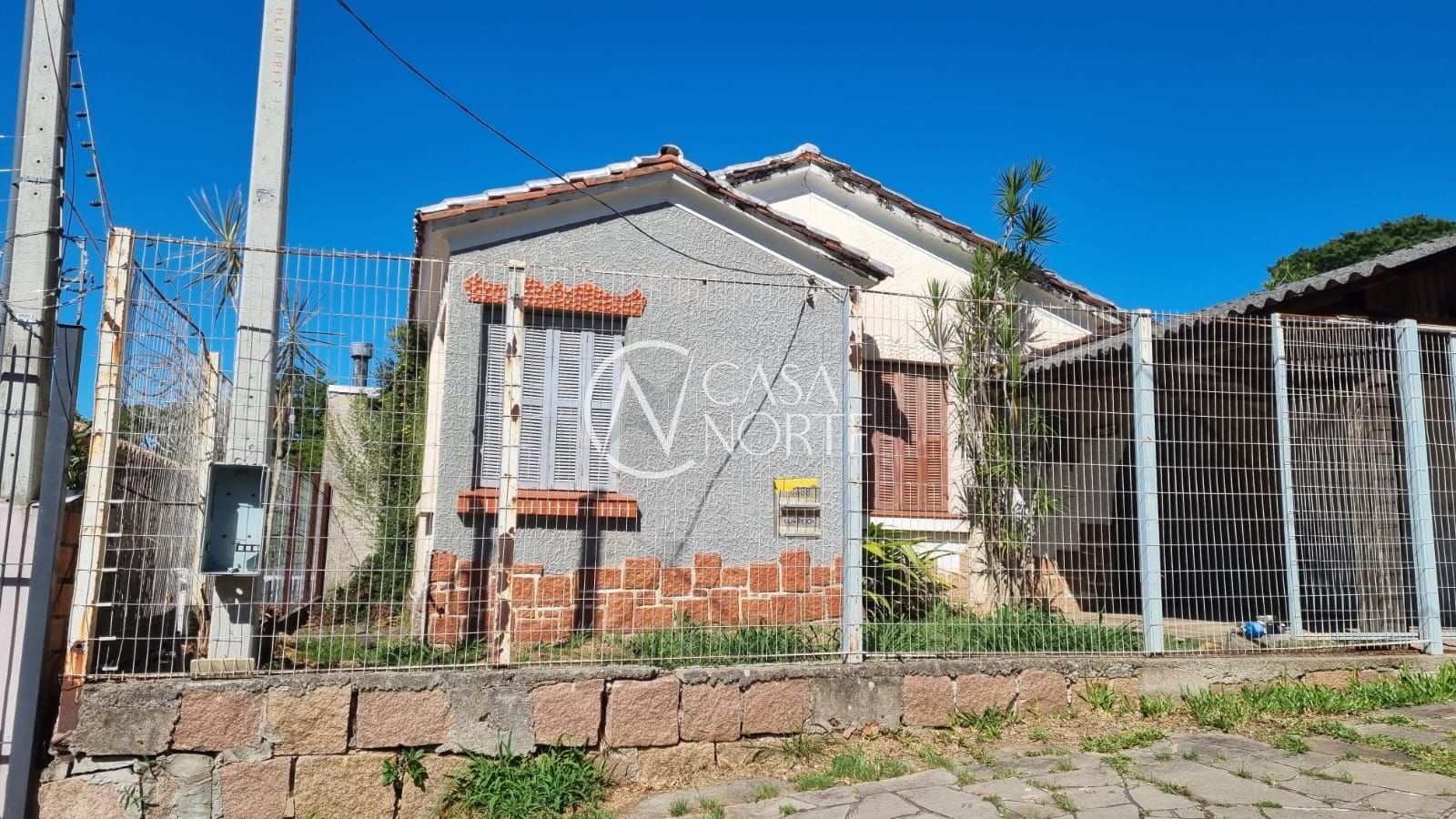 Casa à venda com 3 quartos, 100m², 1 vaga, Rua Professor Carvalho Freitas no bairro Teresópolis em Porto Alegre