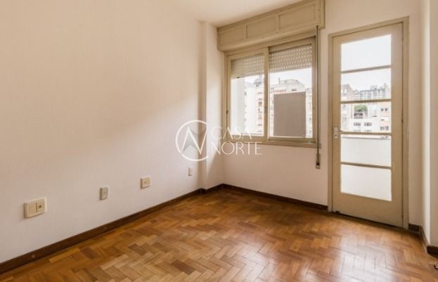 Apartamento à venda com 3 quartos, 88m², 1 suíte, 1 vaga, Rua Demétrio Ribeiro no bairro Centro Histórico em Porto Alegre