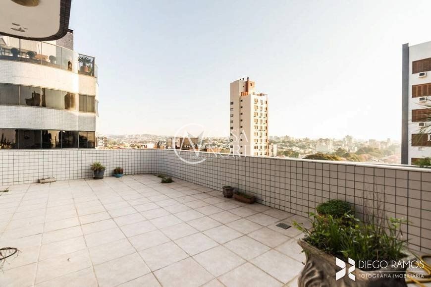 Cobertura à venda com 3 quartos, 264m², 1 suíte, 3 vagas, Rua Maestro Salvador Campanella no bairro Jardim Itu em Porto Alegre