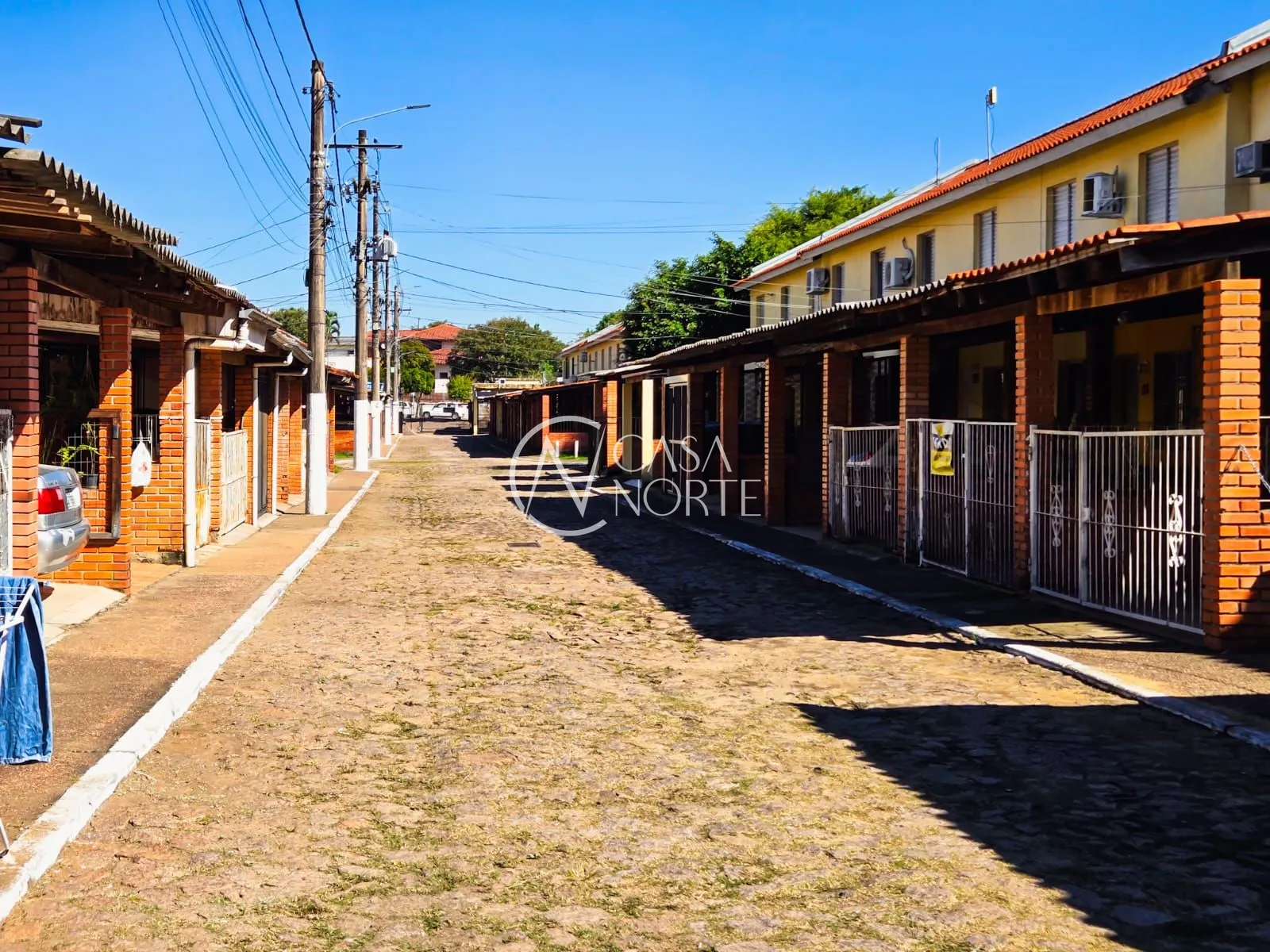 Casa de Condomínio à venda com 2 quartos, 48m², 1 vaga, Rua Atílio Supertti no bairro Vila Nova em Porto Alegre