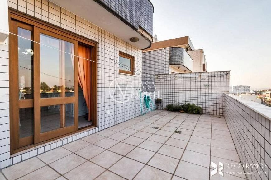 Cobertura à venda com 3 quartos, 264m², 1 suíte, 3 vagas, Rua Maestro Salvador Campanella no bairro Jardim Itu em Porto Alegre