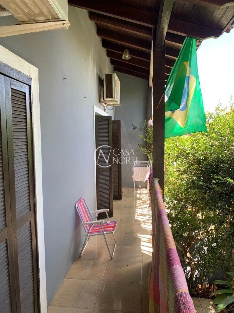 Sobrado à venda com 7 quartos, 200m², 2 suítes, 4 vagas, Rua Rodrigues Moreira no bairro Sarandi em Porto Alegre