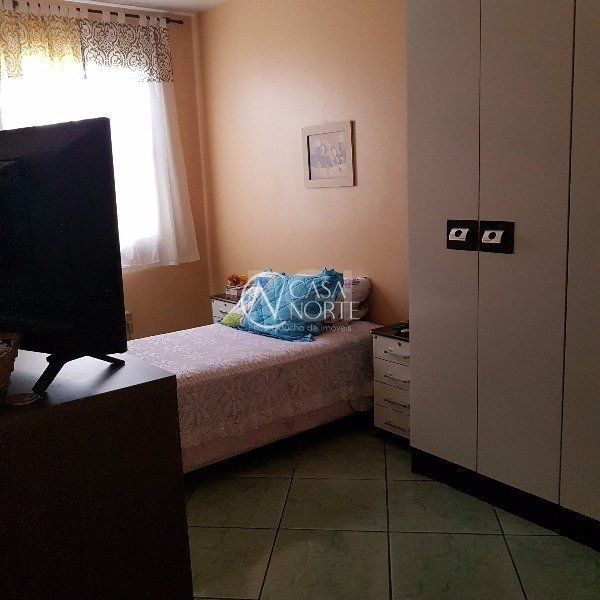 Casa à venda com 4 quartos, 164m², 3 vagas, Avenida da Cavalhada no bairro Cavalhada em Porto Alegre