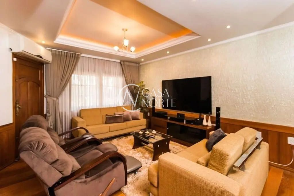 Casa à venda com 3 quartos, 278m², 2 suítes, 2 vagas, Rua Papa Pio XII no bairro Passo das Pedras em Porto Alegre