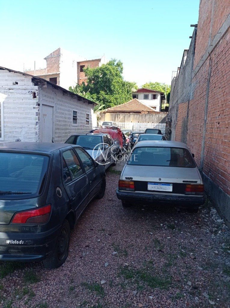 Terreno à venda  com 300m², Avenida Antônio Carvalho no bairro Jardim Carvalho em Porto Alegre
