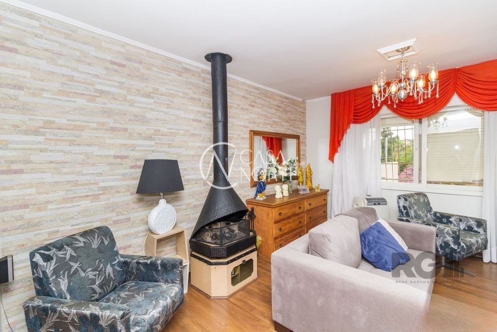 Casa à venda com 4 quartos, 284m², 1 suíte, 2 vagas, Avenida da Serraria no bairro Espírito Santo em Porto Alegre