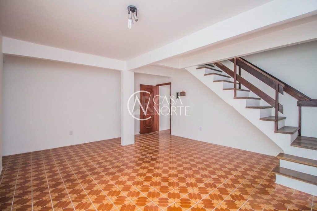 Casa à venda com 3 quartos, 440m², 2 suítes, 2 vagas, Rua Doutor Sebastião Leao no bairro Azenha em Porto Alegre