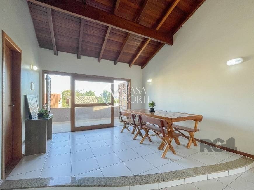 Casa à venda com 3 quartos, 121m², 2 vagas, Rua Helio Felix Frey no bairro Espírito Santo em Porto Alegre