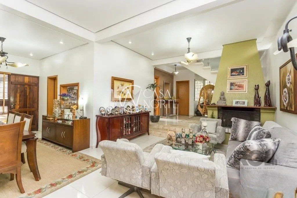 Casa à venda com 3 quartos, 277m², 3 suítes, 5 vagas, Avenida Montreal no bairro Jardim Lindóia em Porto Alegre