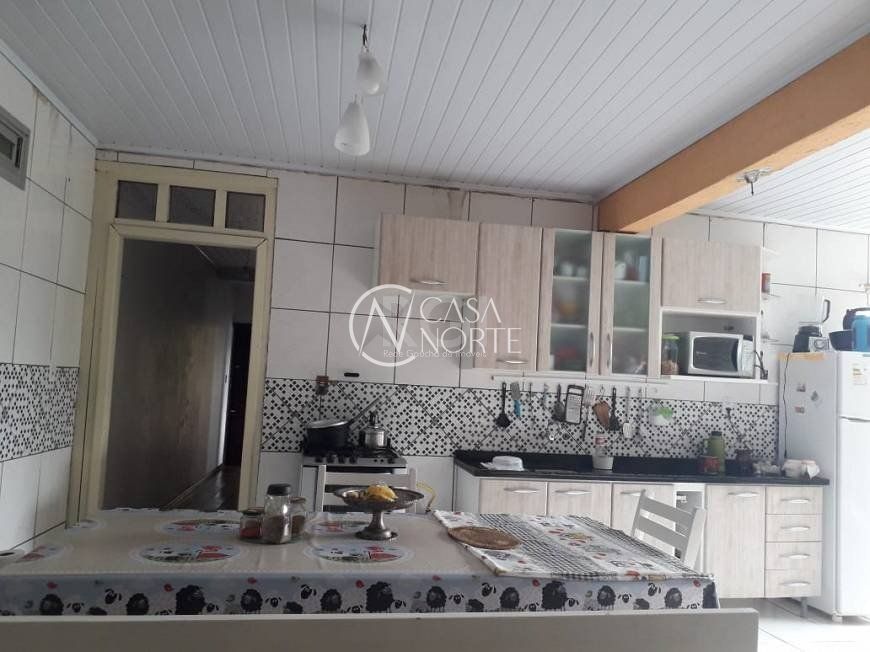 Casa à venda com 4 quartos, 380m², 4 vagas, Rua Dante Poggetti no bairro Jardim Itu em Porto Alegre