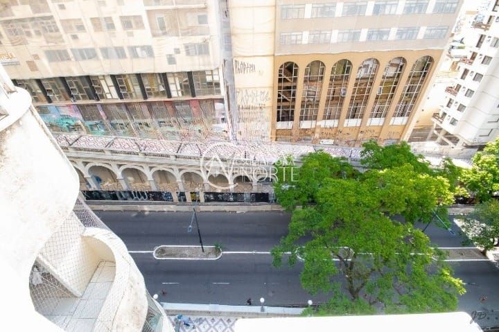 Apartamento à venda com 3 quartos, 92m², 1 suíte, 1 vaga, Avenida Borges de Medeiros no bairro Centro Histórico em Porto Alegre