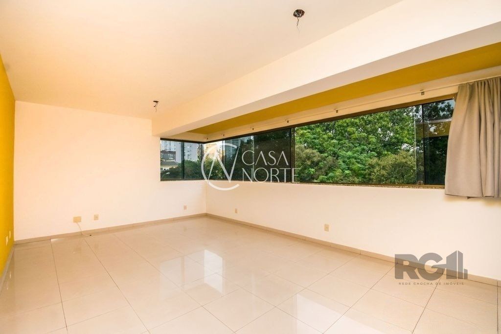 Apartamento à venda com 3 quartos, 127m², 1 suíte, 2 vagas, Rua Cipo no bairro Passo da Areia em Porto Alegre