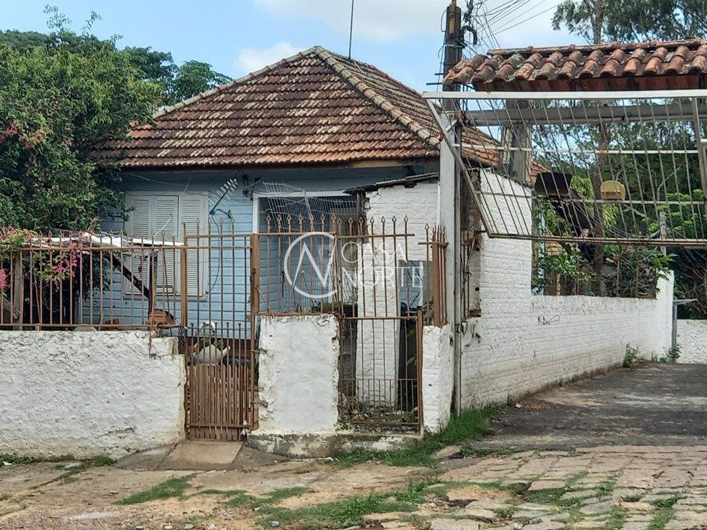 Terreno à venda  com 1985m², Rua Professor Carvalho Freitas no bairro Teresópolis em Porto Alegre