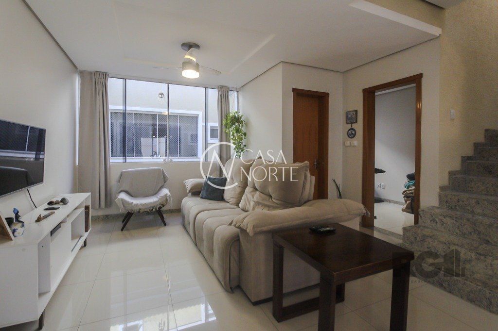 Casa de Condomínio à venda com 3 quartos, 158m², 1 suíte, 2 vagas, Rua Tunisia no bairro Vila Ipiranga em Porto Alegre