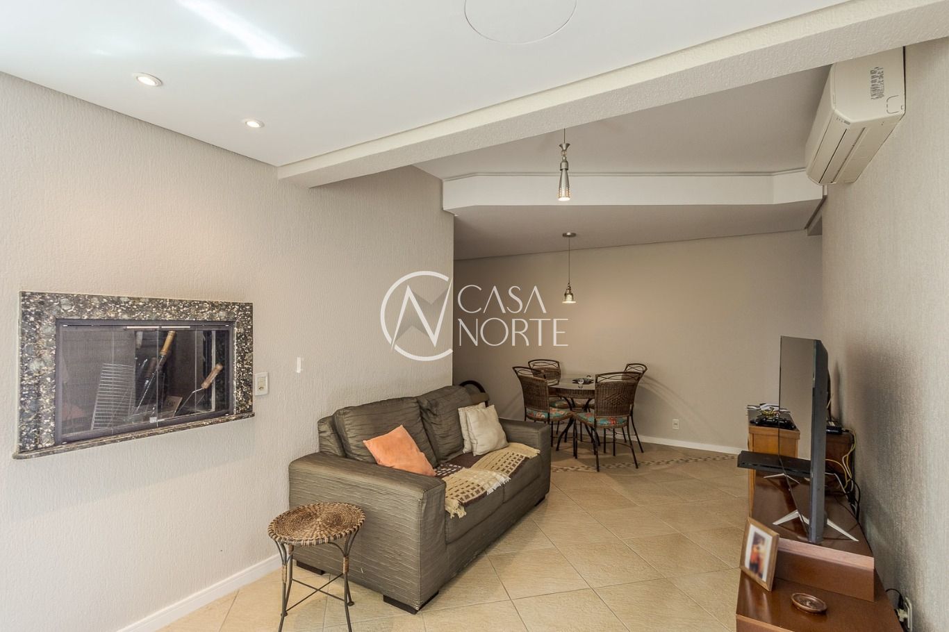 Apartamento à venda com 2 quartos, 67m², 1 suíte, 1 vaga, Rua Felipe de Oliveira no bairro Petrópolis em Porto Alegre