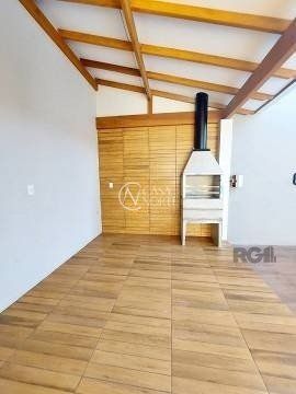 Casa à venda com 2 quartos, 85m², 1 suíte, 6 vagas, Rua Leopoldo Bettiol no bairro Jardim Sabará em Porto Alegre