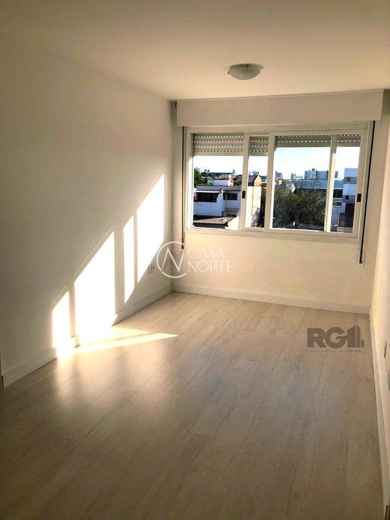 Apartamento à venda com 2 quartos, 58m², 1 vaga, Rua Piaui no bairro Santa Maria Goretti em Porto Alegre