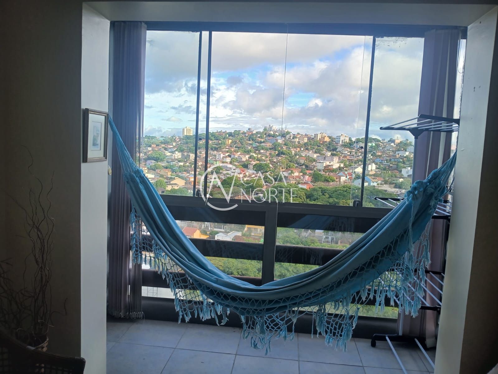 Apartamento à venda com 2 quartos, 76m², 1 vaga, Rua Capitão Arisoly Vargas no bairro Partenon em Porto Alegre