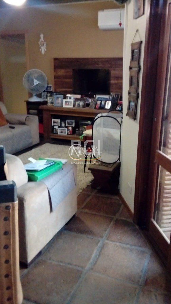 Casa à venda com 4 quartos, 500m², 2 vagas, Rua Gregorio da Fonseca no bairro Nonoai em Porto Alegre