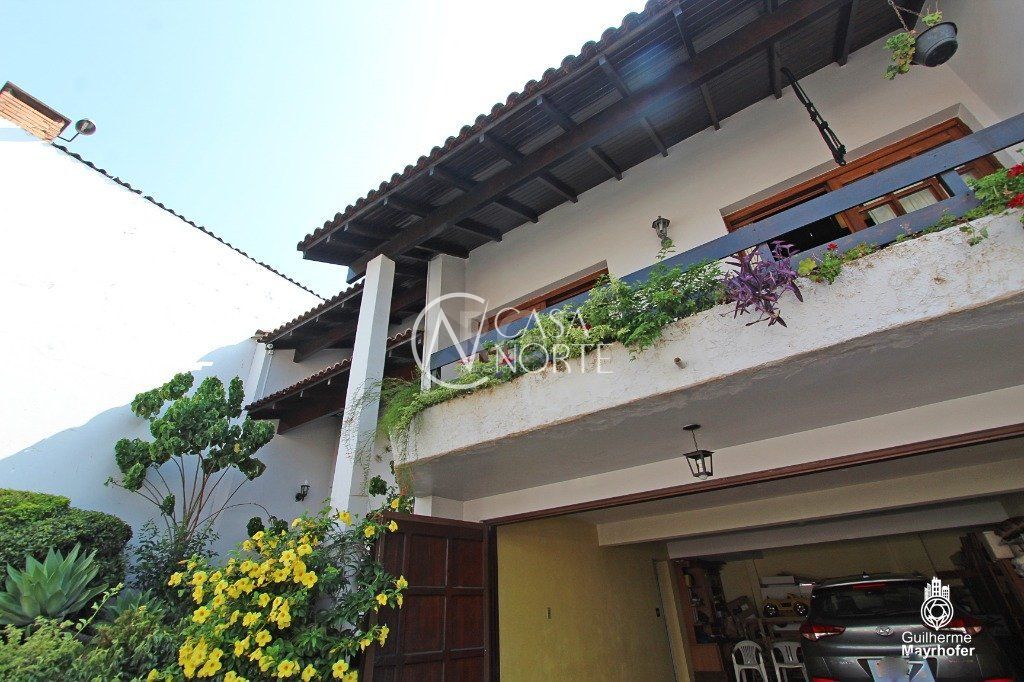 Casa à venda com 3 quartos, 326m², 3 suítes, 4 vagas, Rua João Bonuma no bairro Coronel Aparício Borges em Porto Alegre