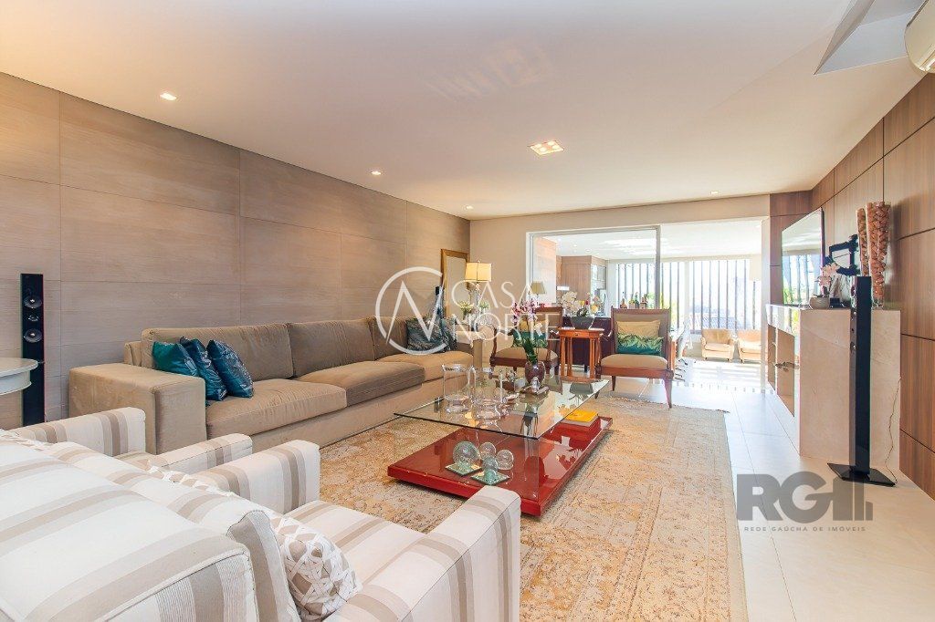 Casa à venda com 4 quartos, 351m², 3 suítes, 3 vagas, Rua Tomaz Edison no bairro Santo Antônio em Porto Alegre