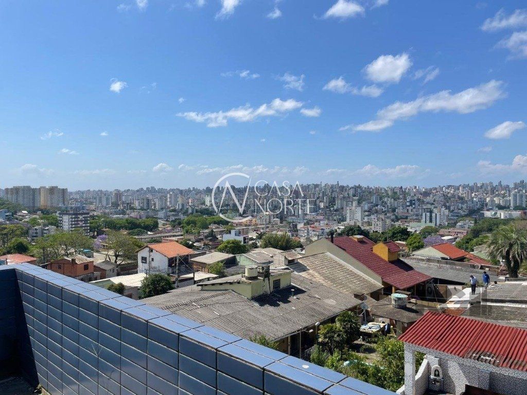 Casa à venda com 4 quartos, 420m², 1 suíte, 3 vagas, Rua Sílvio Romero no bairro Partenon em Porto Alegre