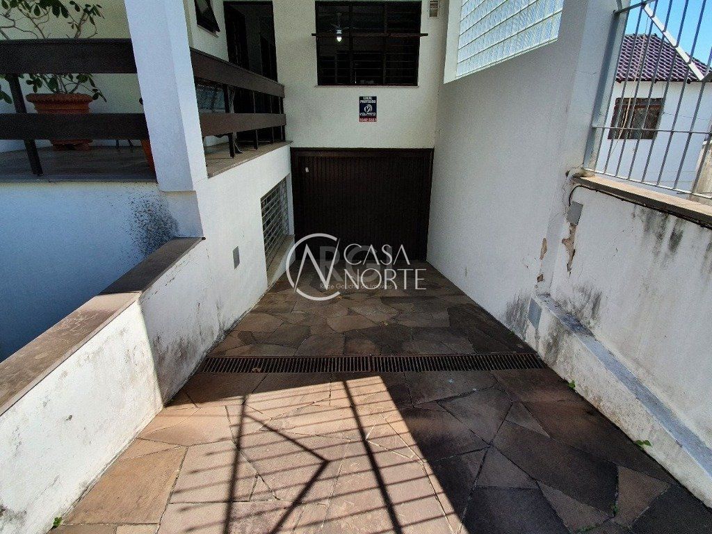 Casa Comercial à venda , 333m², Rua Geraldo Souza Moreira no bairro Passo da Areia em Porto Alegre