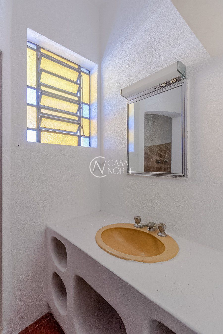 Casa à venda com 4 quartos, 308m², 4 suítes, 4 vagas, Rua Professor Fernando Carneiro no bairro Três Figueiras em Porto Alegre