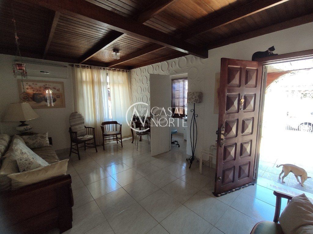 Casa à venda com 3 quartos, 142m², 2 vagas, Rua Bernardino dos Santos no bairro Teresópolis em Porto Alegre