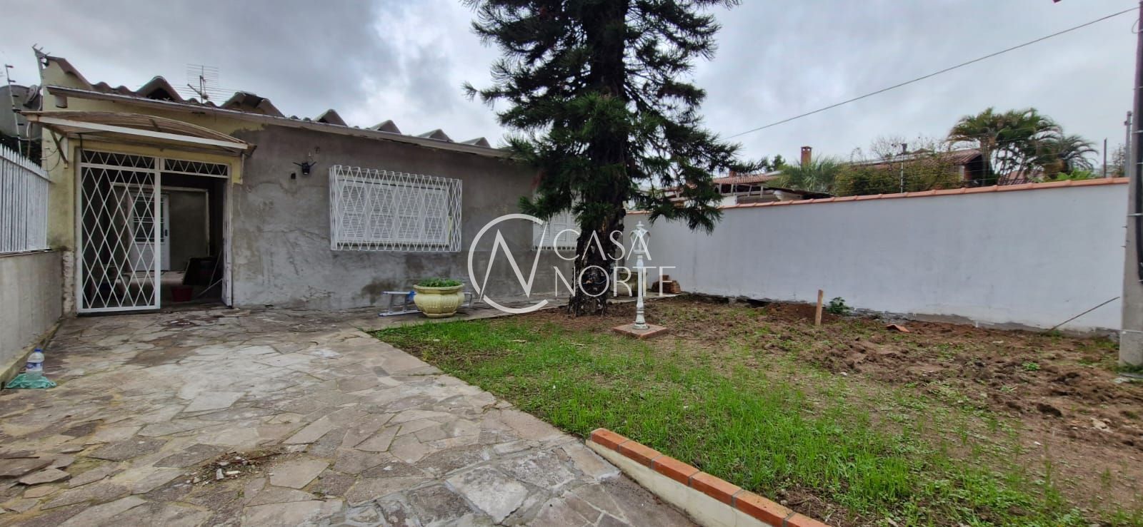 Casa à venda com 3 quartos, 120m², 2 vagas, Rua Silvério Souto no bairro Teresópolis em Porto Alegre