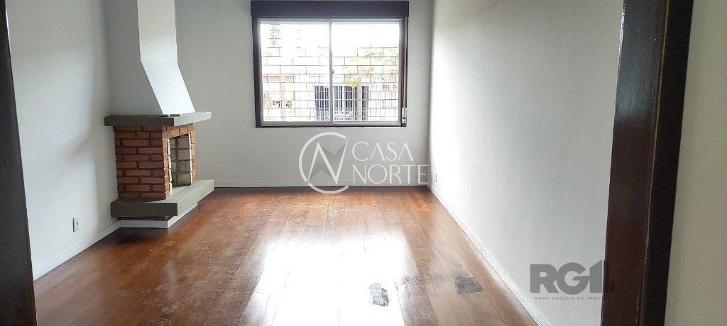 Casa à venda com 3 quartos, 162m², 1 suíte, 4 vagas, Rua Dom Jaime de Barros Câmara no bairro Sarandi em Porto Alegre