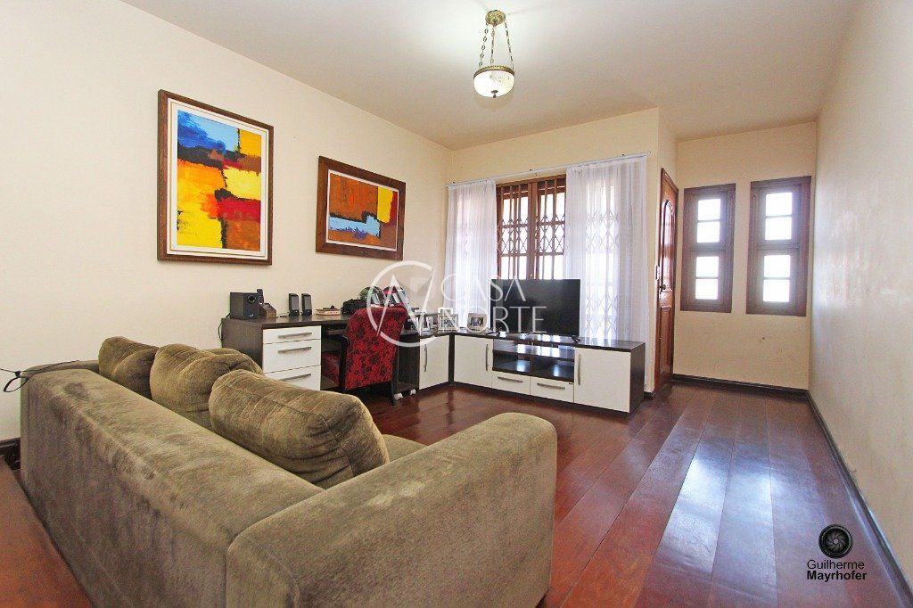 Casa à venda com 3 quartos, 180m², 1 suíte, 3 vagas, Rua Ovidio Moraes Leal no bairro Rubem Berta em Porto Alegre