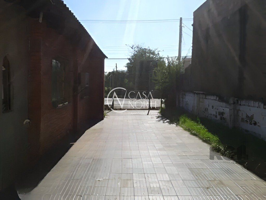 Casa à venda com 3 quartos, 160m², 1 vaga, Avenida Bernardino Silveira de Amorim no bairro Sarandi em Porto Alegre