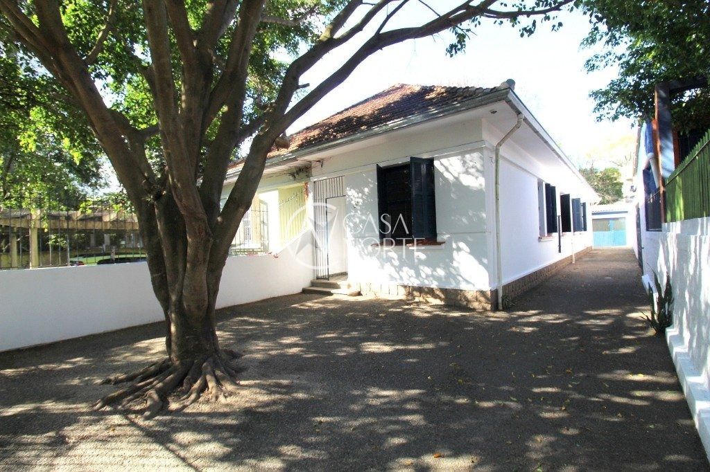 Casa à venda com 6 quartos, 300m², 8 vagas, Avenida Engenheiro Ludolfo Boehl no bairro Teresópolis em Porto Alegre