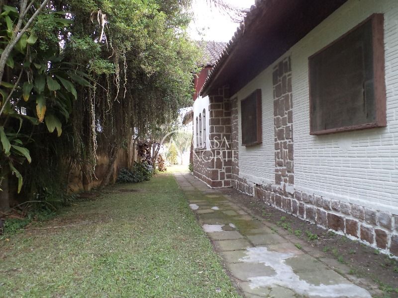 Casa à venda com 3 quartos, 160m², 2 vagas, Avenida Heitor Vieira no bairro Belém Novo em Porto Alegre