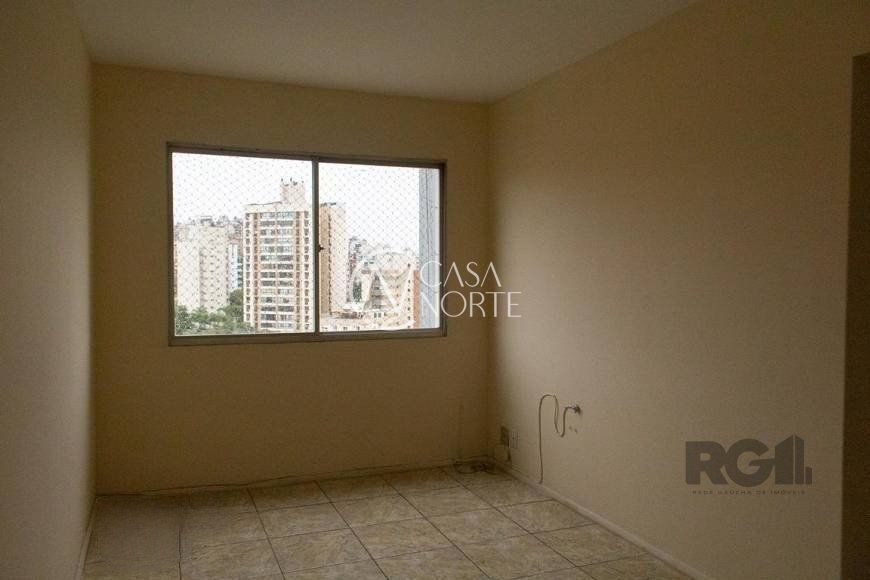 Apartamento à venda com 2 quartos, 58m², Avenida Ipiranga no bairro Partenon em Porto Alegre